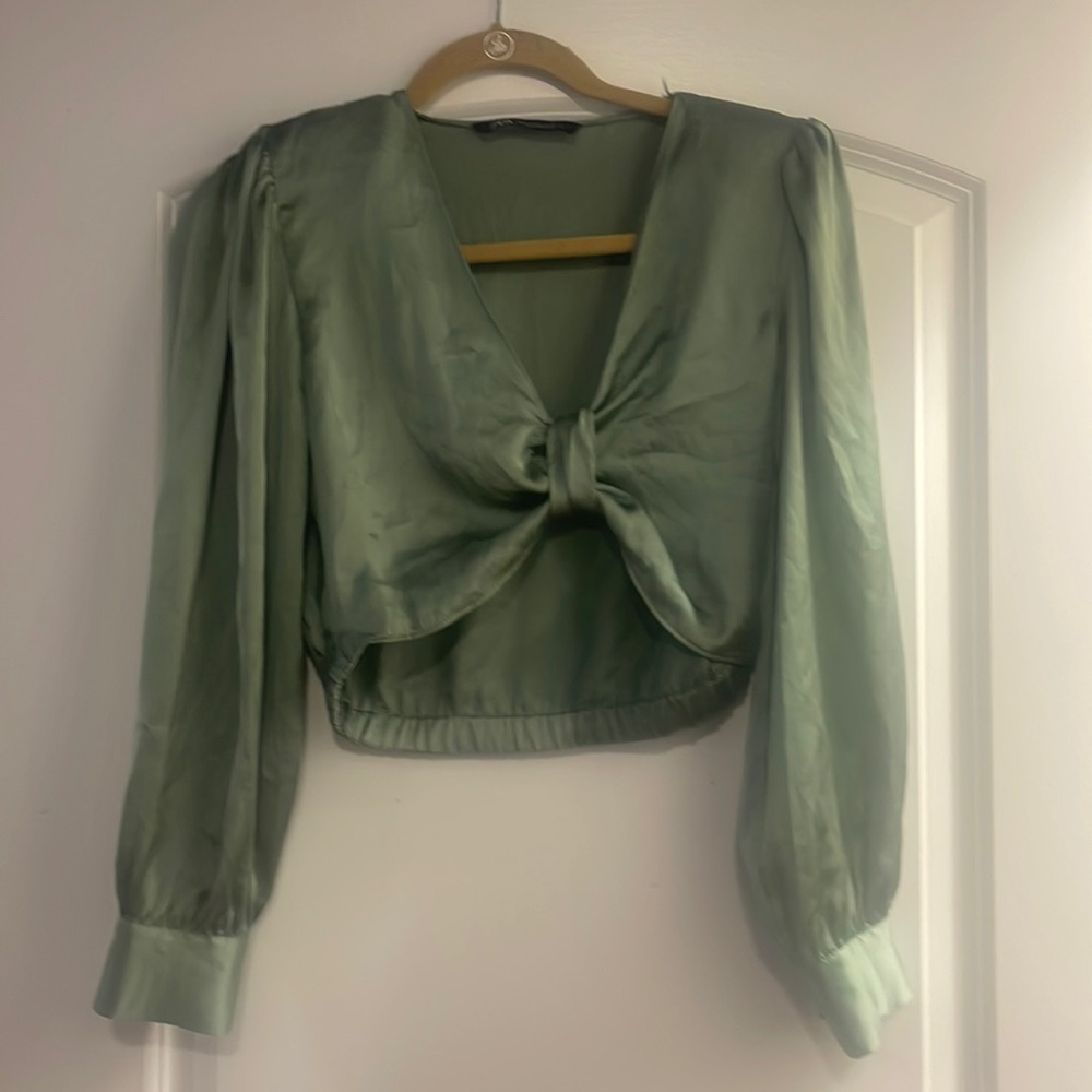 Zara green crop knot in front crop top pearl sleeves Xs